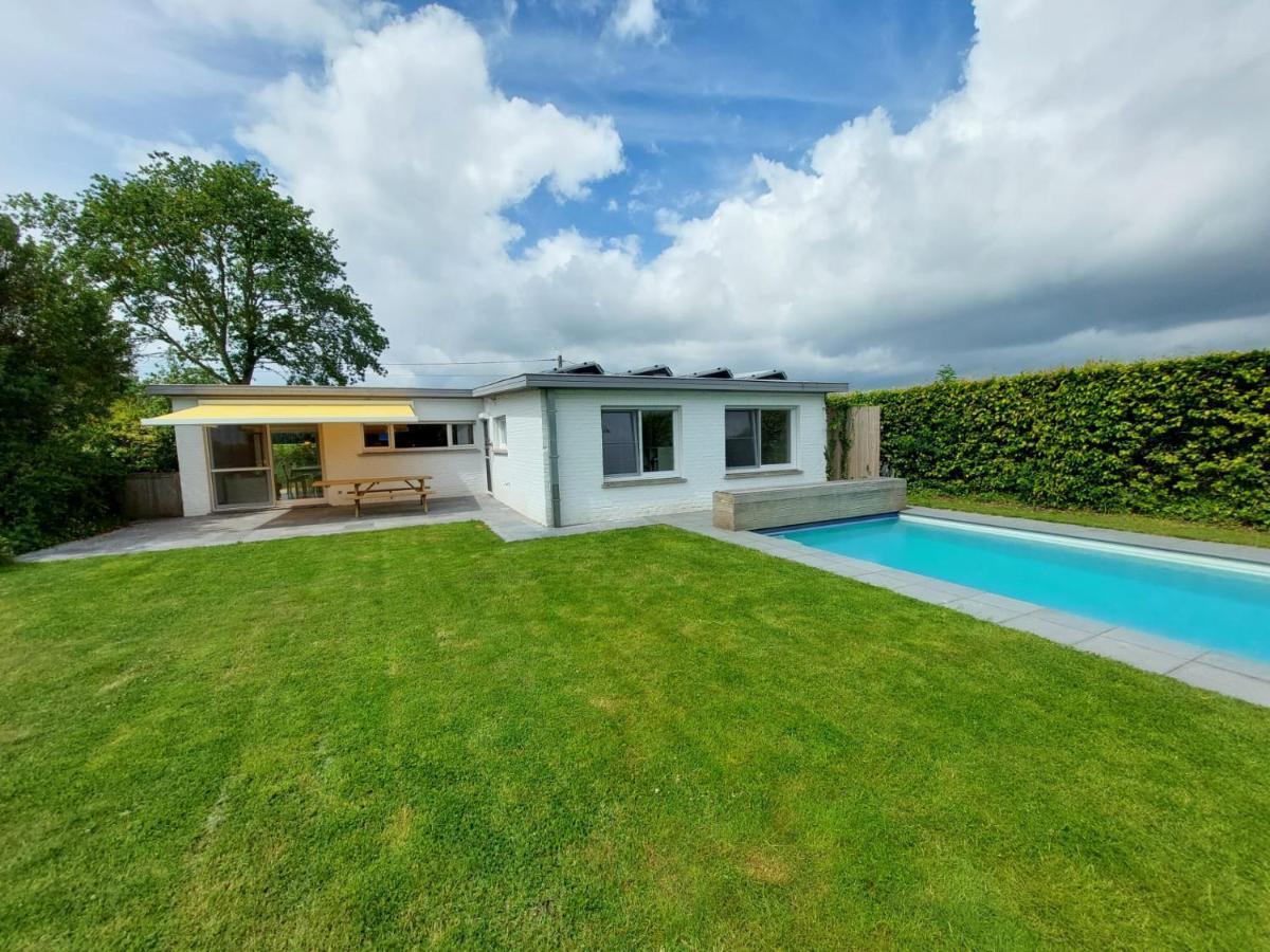 Vakantiewoning Met Permanent Verwarmd Zwembad En Sauna Koekelare Exterior foto