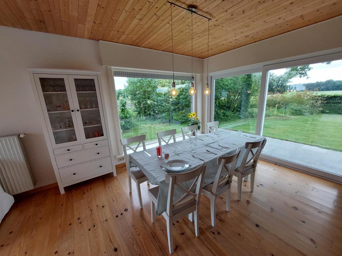 Vakantiewoning Met Permanent Verwarmd Zwembad En Sauna Koekelare Exterior foto