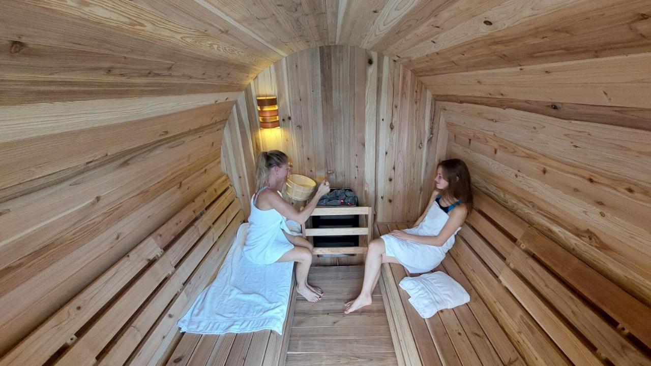 Vakantiewoning Met Permanent Verwarmd Zwembad En Sauna Koekelare Exterior foto